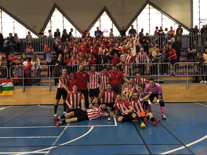 La <a href="/Garnacha_/">Garnacha FS</a>  CAMPEÓN DE LIGA 
Tercera División Fútbol Sala , tras ganar al Villa de Quel FS 5-4 en un trepidante partido.
Gracias a la afición x los ánimos y apoyo incondicional!
El Título Liga se queda en Logroño.