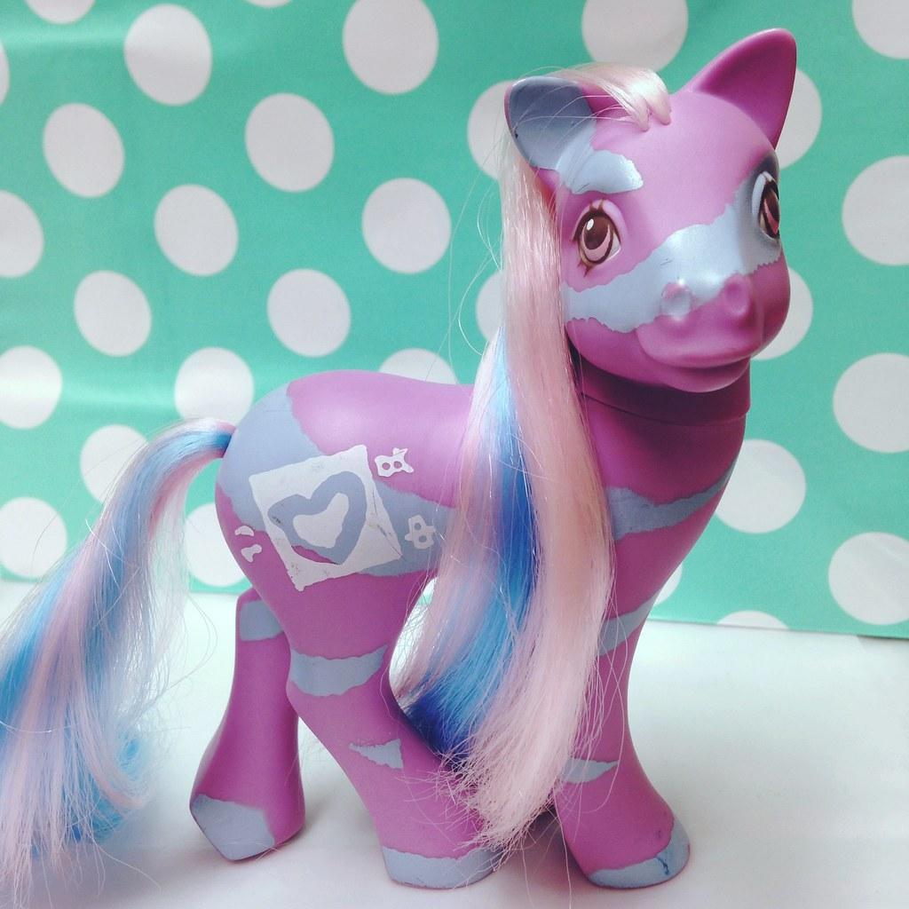 すてけんstinken マイリトルポニーs9e05より トワイライトの G1スタースワールのフィギュア 実は本当に マイリトルポニーg1のスタースワールフィギュアは存在します 縞模様ですがシマウマというわけではありません