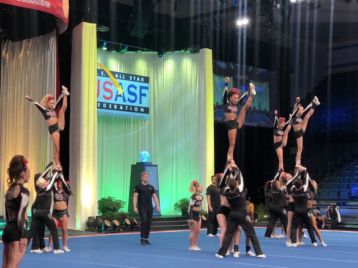 CheerTheory's tweet photo. World Elite Temptation made it clear they WANT IT BAD 🙌🏽 #HP https://t.co/7SEvv1dzZ1