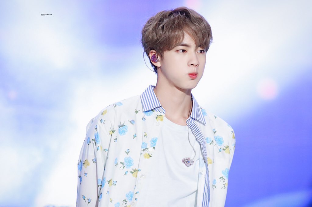 JINPICBOT_92's tweet photo. 190428 SBS슈퍼콘서트 in 광주
김석진고화질모음 1

#BBMAsTopSocial BTS  @BTS_twt 
@ ALittleBraver92 https://t.co/7hj5iAnluy