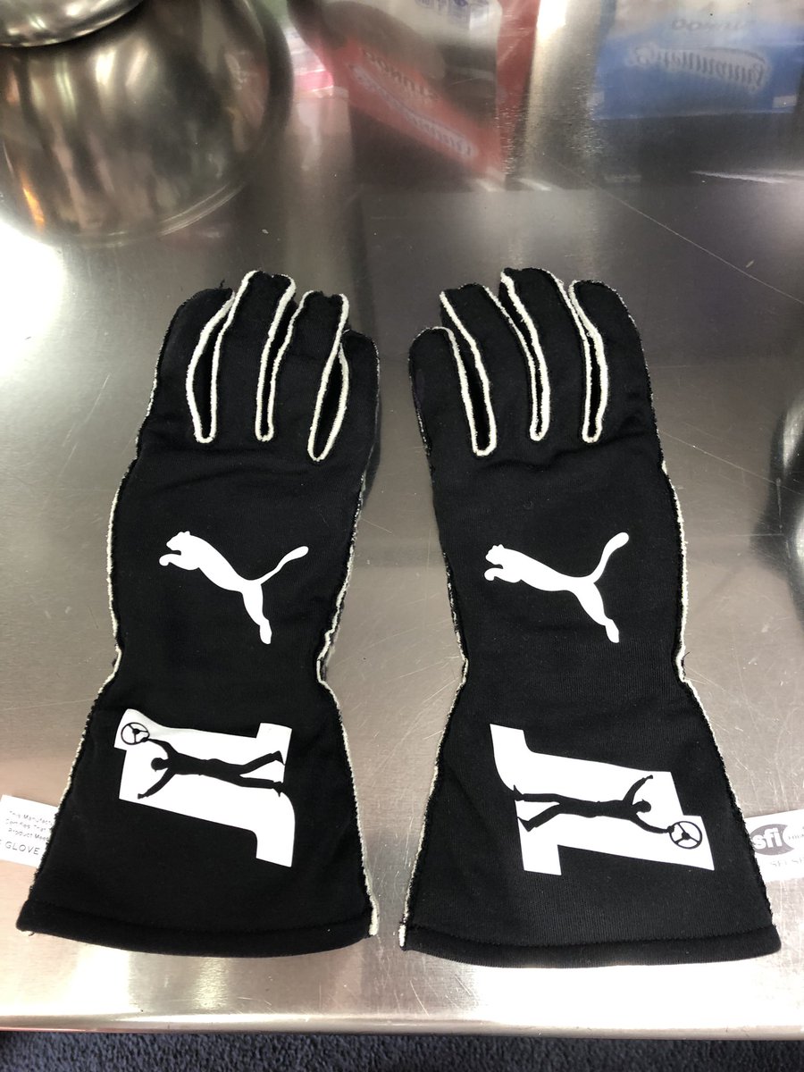 Team_Penske's tweet photo. Do you want to own @joeylogano’s gloves from today’s race? RT this tweet and head over and follow @moneylionracing! We’ll pick a random winner Monday, but you must be following both accounts! Good luck! | #HereWeRoar https://t.co/IOURHF8amV