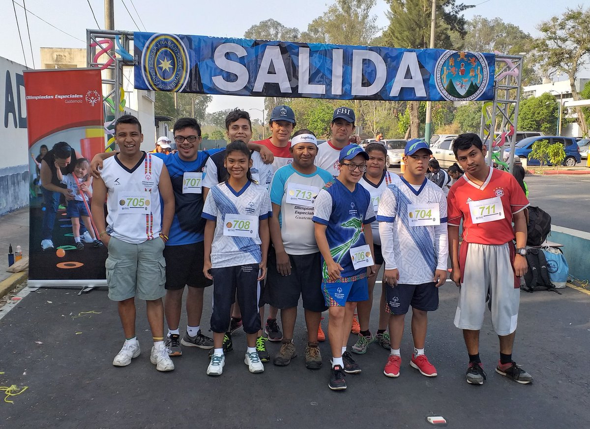 Nuestros atletas participan hoy como invitados especiales en la VII Carrera de Trabajo Social, la cual se desarrolla en la Universidad de San Carlos de Guatemala. 🏃‍♂️🏃‍♀️💪🏼🥇🥈🥉 #EligeIncluir #OlimpiadasEspecialesGuatemala