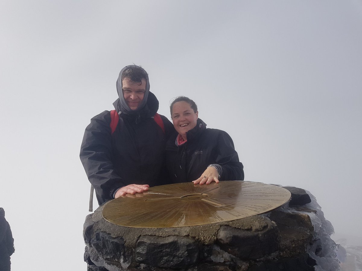 BethanCapes's tweet photo. so we have done it you can still sponsor us both @markwaters84 every penny helps #snowdone #charity #nackered https://t.co/jpt97ylKFr
