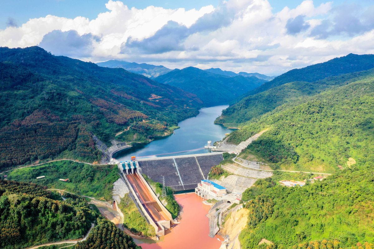 XHNews's tweet photo. The joint development of the #BeltandRoad Initiative is to build an open development road, which must be a green development road at the same time: President Xi Jinping #HorticulturalExpo https://t.co/qY5NAxhPnO https://t.co/6EXqk3HXnj