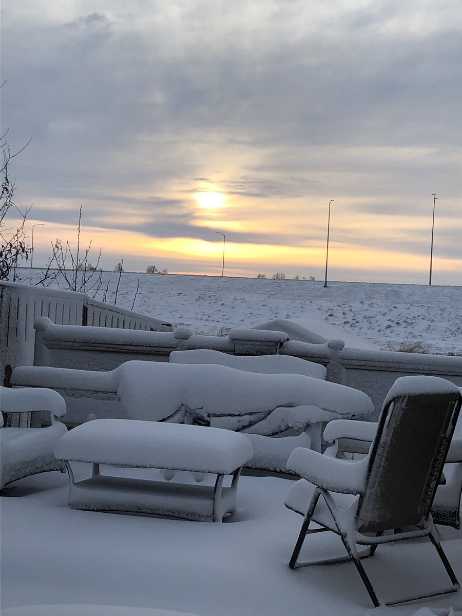 fourgtmeknot's tweet image. Morning after #springstorm2019 #yyc