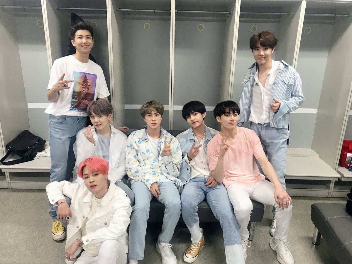 Gidin eve dinlenin nolur ya az bi rahat uyuyun🥺💜 <a href="/BTS_twt/">방탄소년단</a> #BBMAsTopSocial BTS
