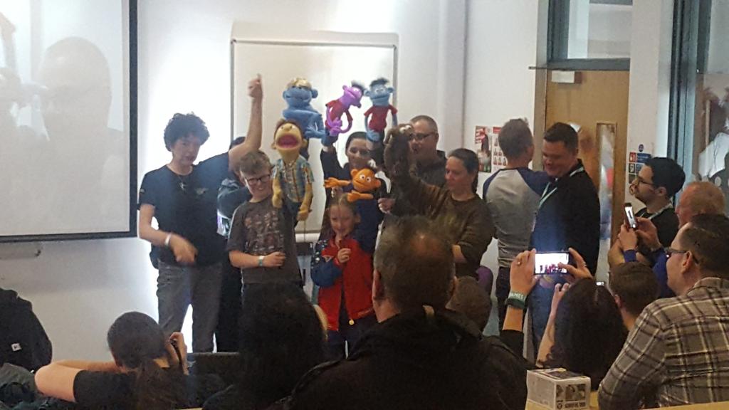 AllianceAgents's tweet photo. @annalouisegold at Her Muppet workshop at Thames Con today.
#Muppets #Thamescon #AllianceAgents https://t.co/6Wddlij282