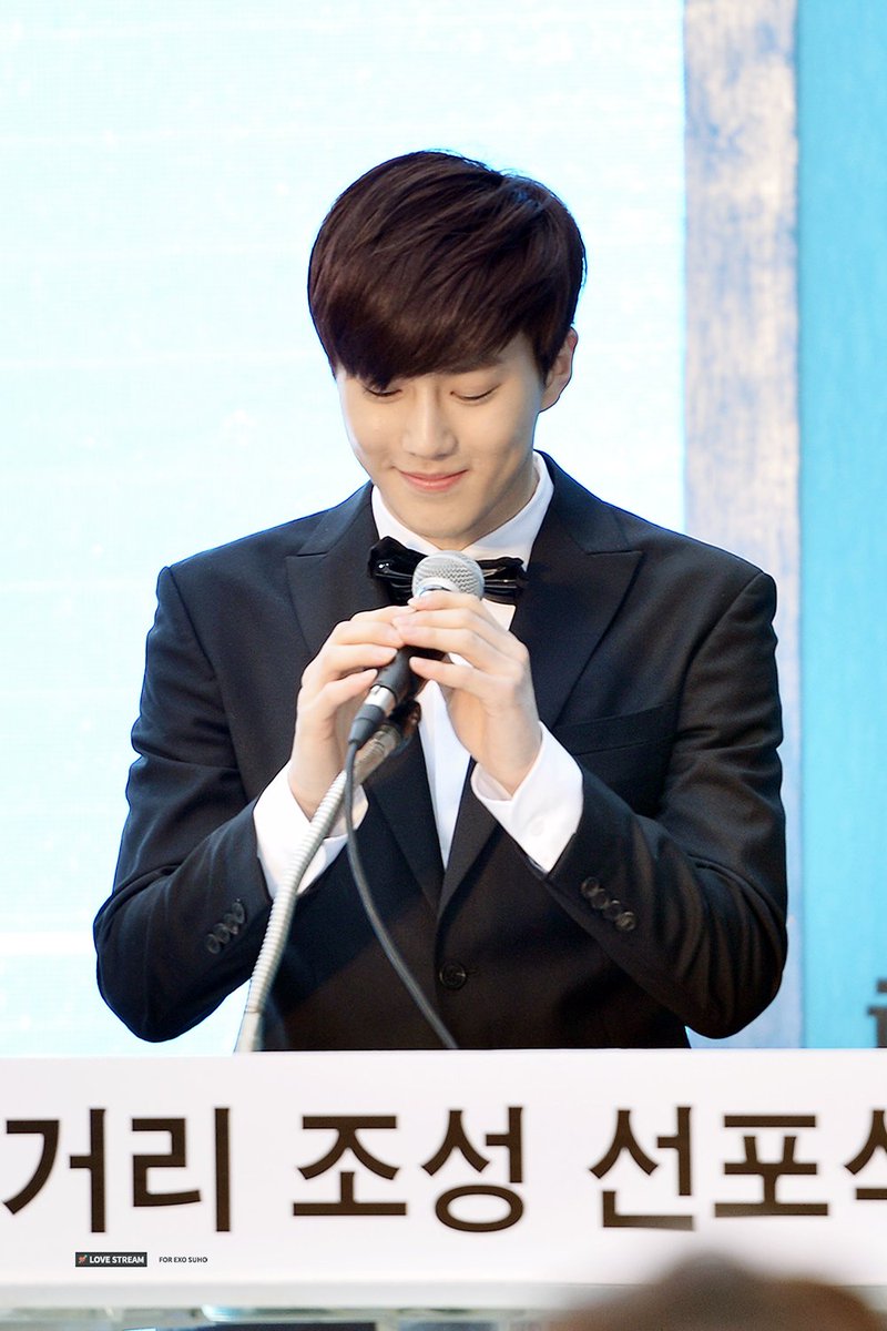 lovestream522's tweet photo. 이것도 올리고싶었는데 귀찮아서 미루고 미루다〰️
#EXO #SUHO #수호 #준면 
#BBMAsTopSocial EXO @weareoneEXO https://t.co/aQ6sZMIxfU