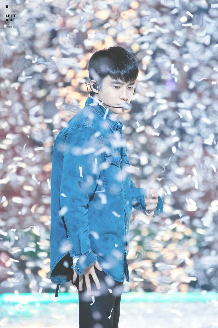yourfirstl0v3's tweet photo. Penguin #BBMAsTopSociaI EXO @weareoneEXO https://t.co/QjDC0h3qk0