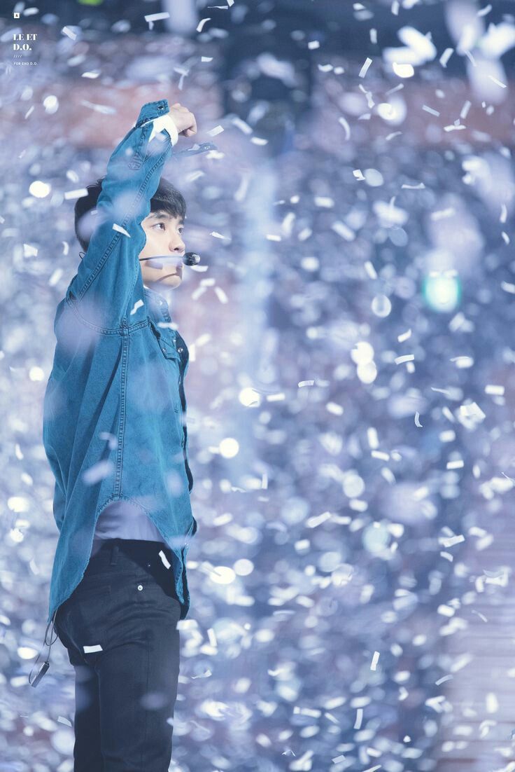 yourfirstl0v3's tweet photo. Penguin #BBMAsTopSociaI EXO @weareoneEXO https://t.co/QjDC0h3qk0