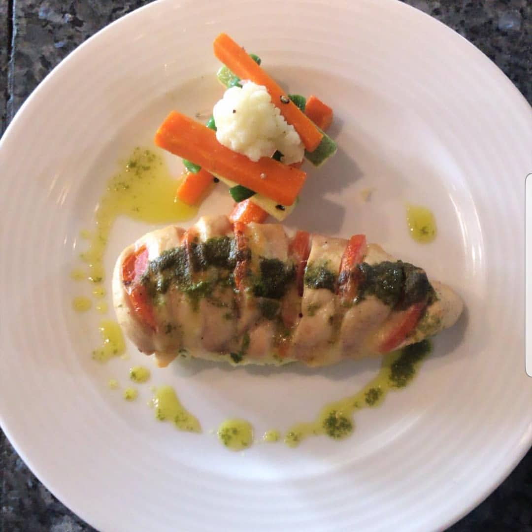 AvariTowers1986's tweet photo. Continental it is! Third session of fusion cooking class!
#AvariTowersKHI 
#FusionCookingClass 
#ContinentalCuisine
#EvaCookingOil https://t.co/HGaOChxKCD