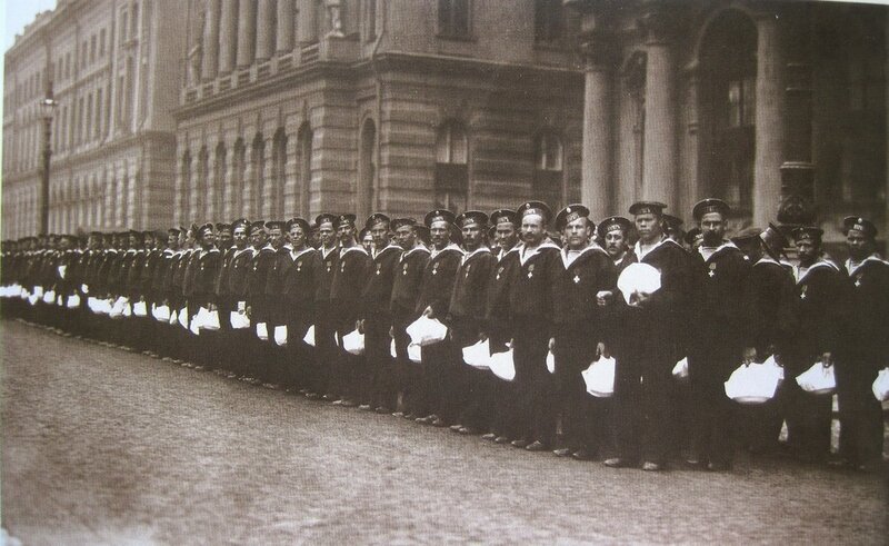 HistoryConflict's tweet photo. Встреча моряков с Варяга и Корейца в Петербурге 16 апреля 1904 года https://t.co/ddMe1IAvNf