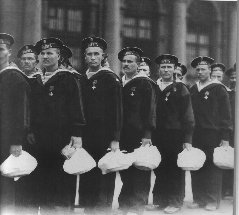 HistoryConflict's tweet photo. Встреча моряков с Варяга и Корейца в Петербурге 16 апреля 1904 года https://t.co/ddMe1IAvNf