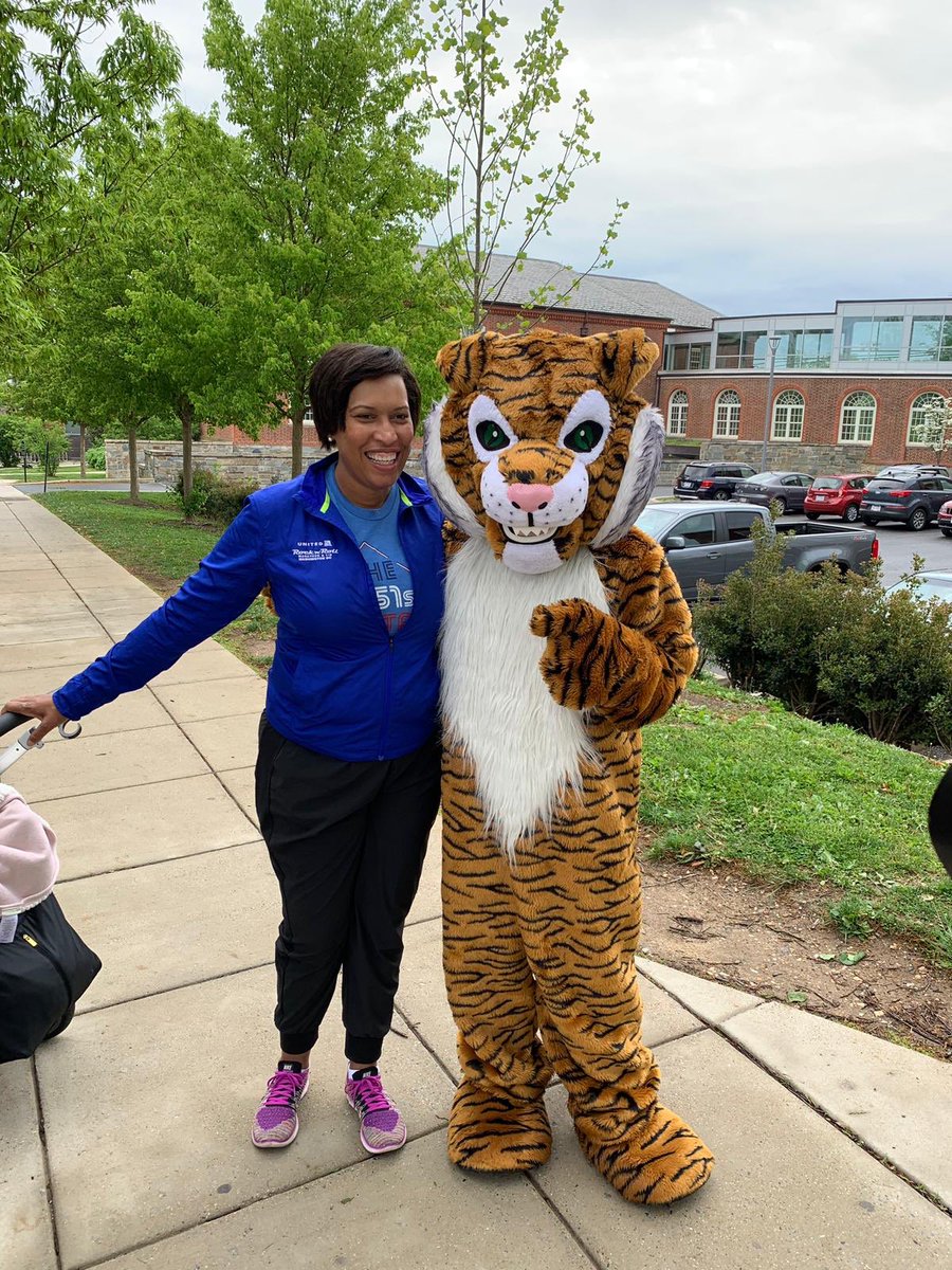MurielBowser's tweet photo. Thanks for having Miranda and me at the Tenley Tiger 5K! https://t.co/1dcVEGxidW