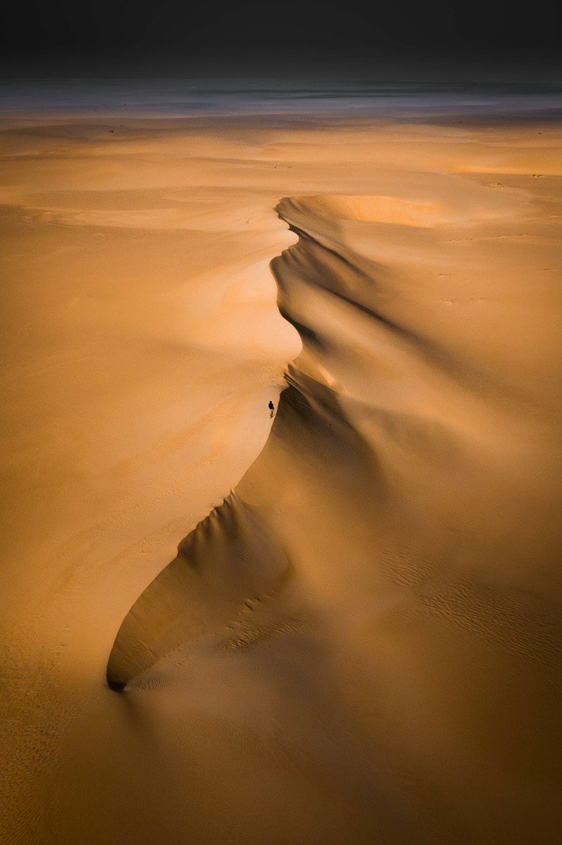 والفائز الوحيد في محور التصوير الجوي الفوتوغرافي كان Pietro
بصورته التي عكست الشعور المهيب للصحراء والهدوء المصاحب له!
#مسابقة_ركايب