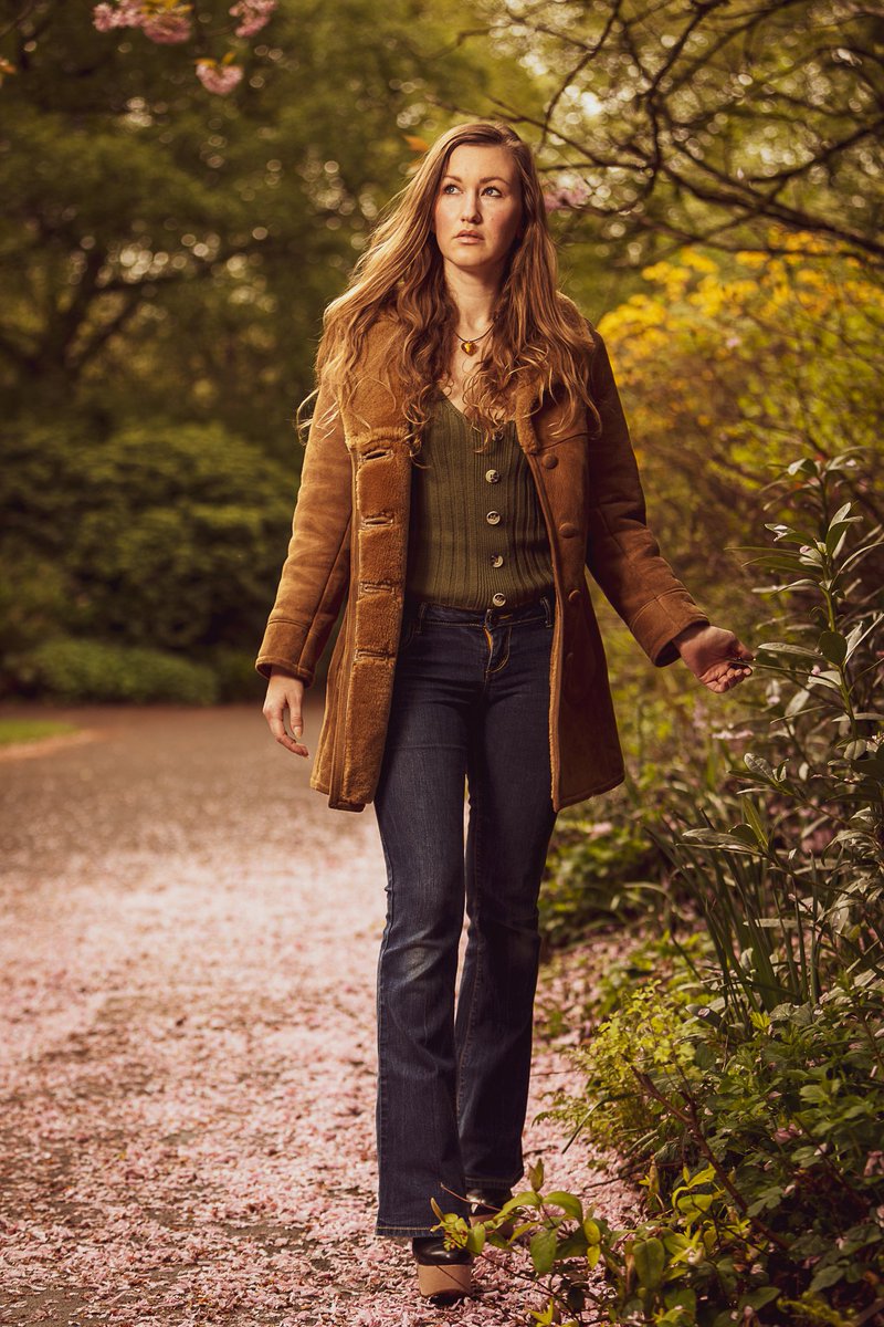 ZenoWatson's tweet image. A bit of a 70s golden vibe in today's photoshoot with Jordan Livingstone. 

#FemaleStyle #FemaleModel #LifeModel #StylePhotographer #ZenoWatson

zenowatson.com