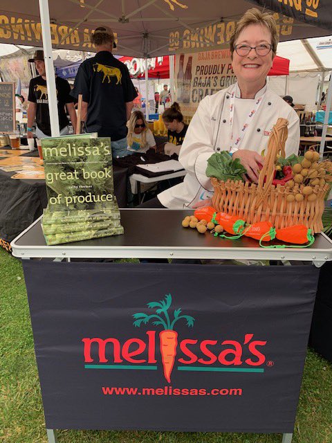 MelissasProduce's tweet photo. Hanging out down at @HBTaste this afternoon, serving up a fresh ‘n fruity salsa bar 💃🏻😋 all proceeds go towards the HB children’s library ❤️ #MelissasInTheCommunity https://t.co/TqnBbGRIzI