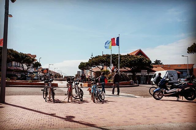 Rond point Canaulé
#france #gironde #ocean #lacanau #igersfrance #igersgironde #beach #surf #paris #bordeaux #sea #lacanauocean #france_focus_on #bordeauxmaville #nature #france_vacations #oceanside #lacanaupro #super_france #nouvelleaquitaine #oceanview… bit.ly/2vp5jPx