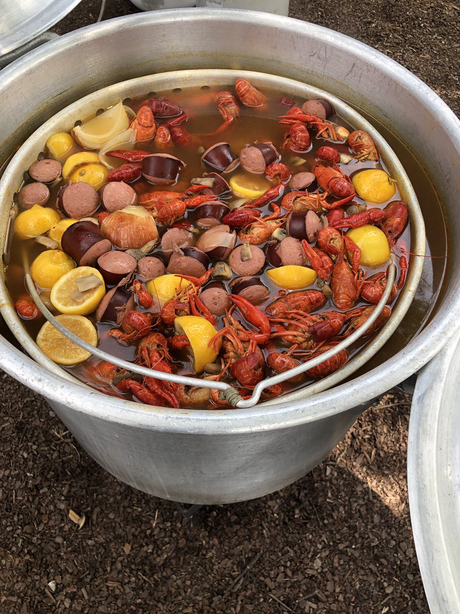 DoDahDay's tweet photo. Lots of people enjoying the great food! Thanks for supporting Do Dah Day! Come out and join us at @CahabaBrewing for crawfish, live music, and beer (of course)! https://t.co/4HPp3juj81
