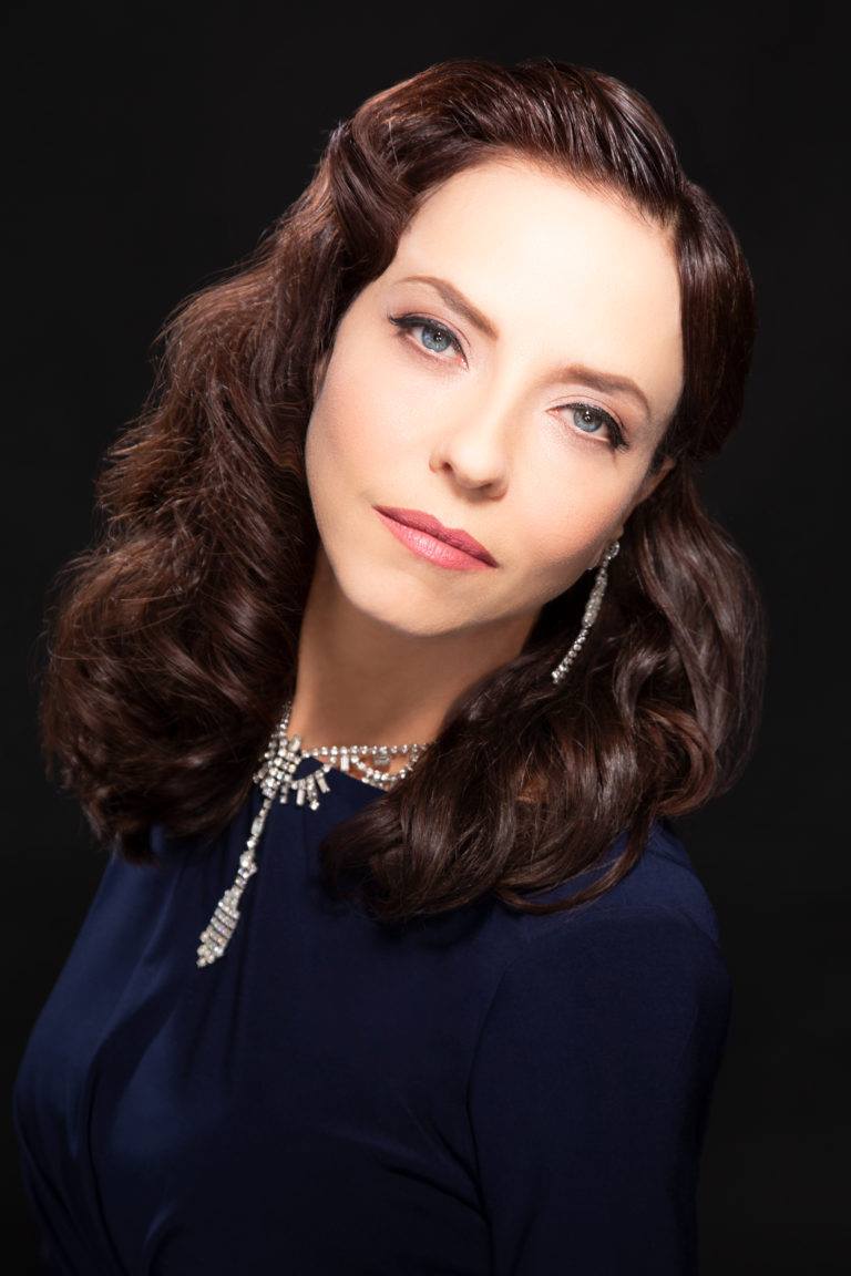 julietlandau's tweet photo. I'll be at @TwitterLA tomorrow, Monday April 29th for a live on camera Q&amp;A at 2PM PST to talk @boschamazon. It's going to be fun! Tweet me questions starting at 2pm tomorrow using #AskJuliet https://t.co/CT2knMttnJ