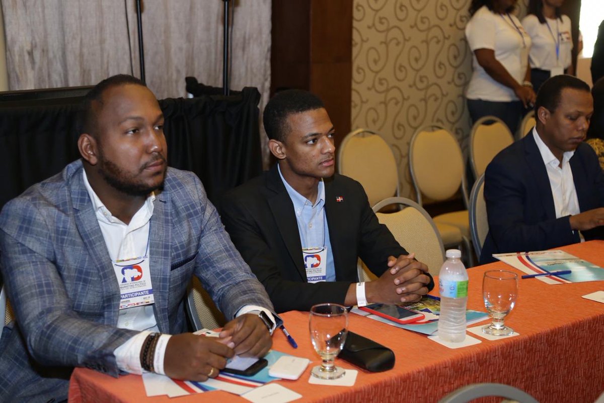 AderlinMartine1's tweet photo. Participando del Congreso Internacional de Marketing Político Punta Cana, República Dominicana. 
#FormaciónPolíticosConFuturo
#congresomprd #CongresoMarketingPolítico https://t.co/iVLapO8In7