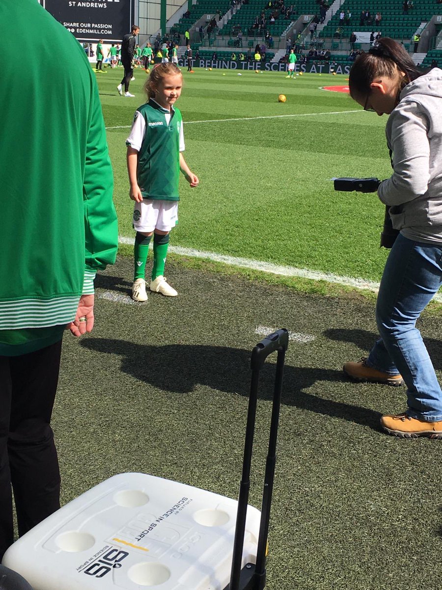 markbrown1986's tweet image. Maisie had an absolutely amazing day being a mascot today at the Edinburgh derby. Thanks for an amazing experience @HibernianFC