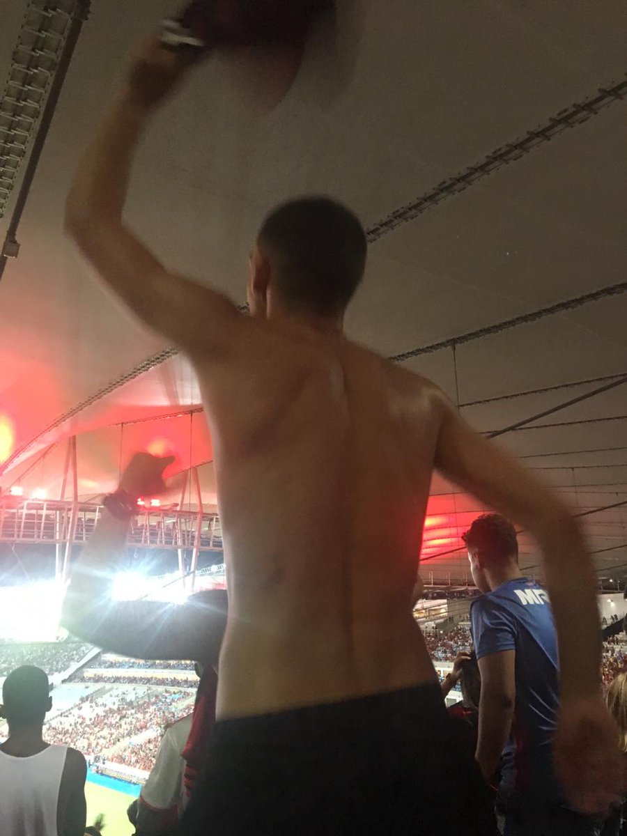 cozinheiro06's tweet photo. Eu juro que no pior momento vou te apoiar até o final 💪🖤❤🖤❤👊 #semvoz #FLAxCRU https://t.co/CRg8qmvmXN
