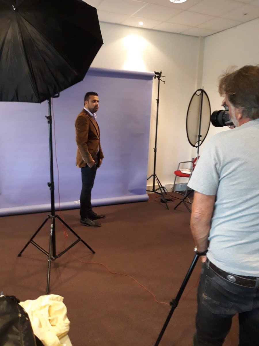 Kevin doet mee aan de landelijke campagne Ik Zorg om te laten zien hoe belangrijk en bijzonder werk in Zorg en Welzijn is. Ben je benieuwd naar zijn foto en verhaal? Check: buff.ly/2IW2IVp #IkZorg