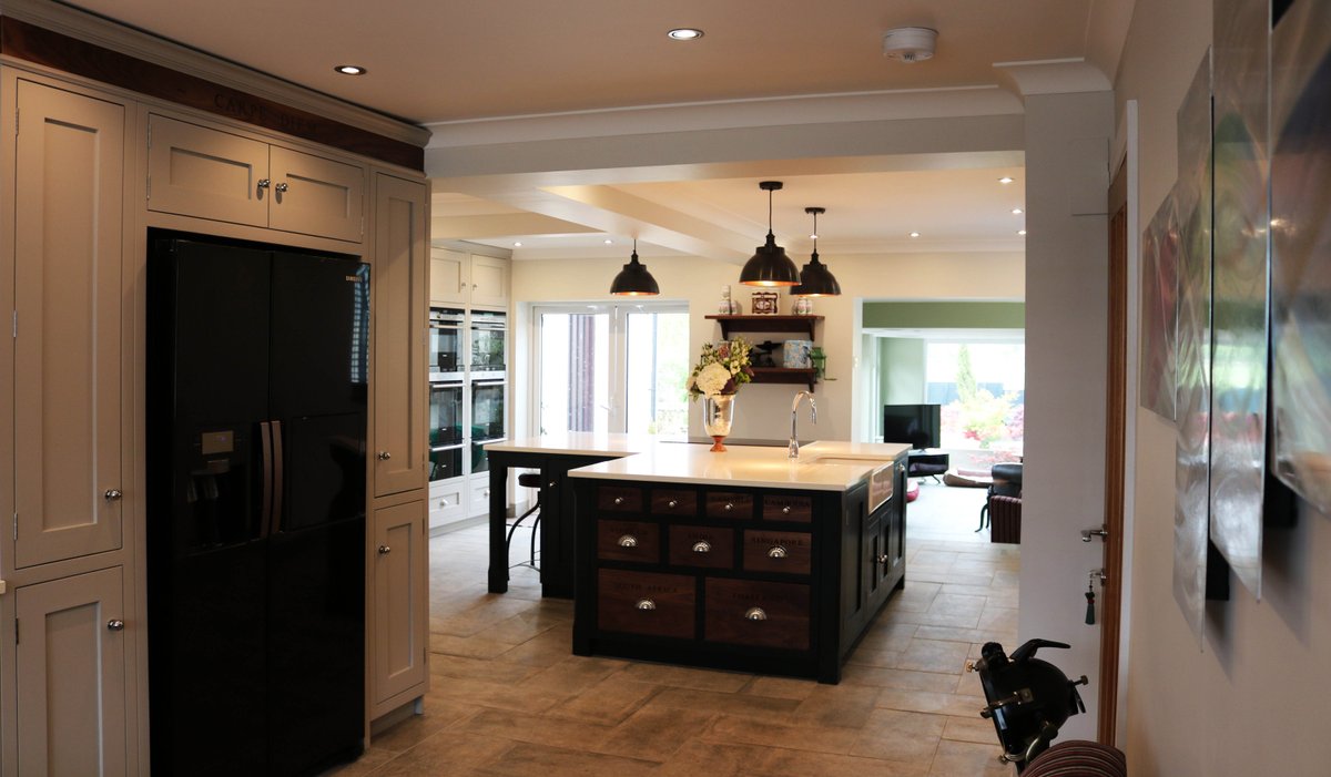 This beautiful kitchen has a contrasting island colour, mirrored with the american fridge freezer.

#matthewmarsdenkitchen #matthewmarsdenfurniture #design #kitchendesign #americanfridgefreezer #croftandassinder #interiordesign #kitchensofinsta #farrowandball #bespokekitchen