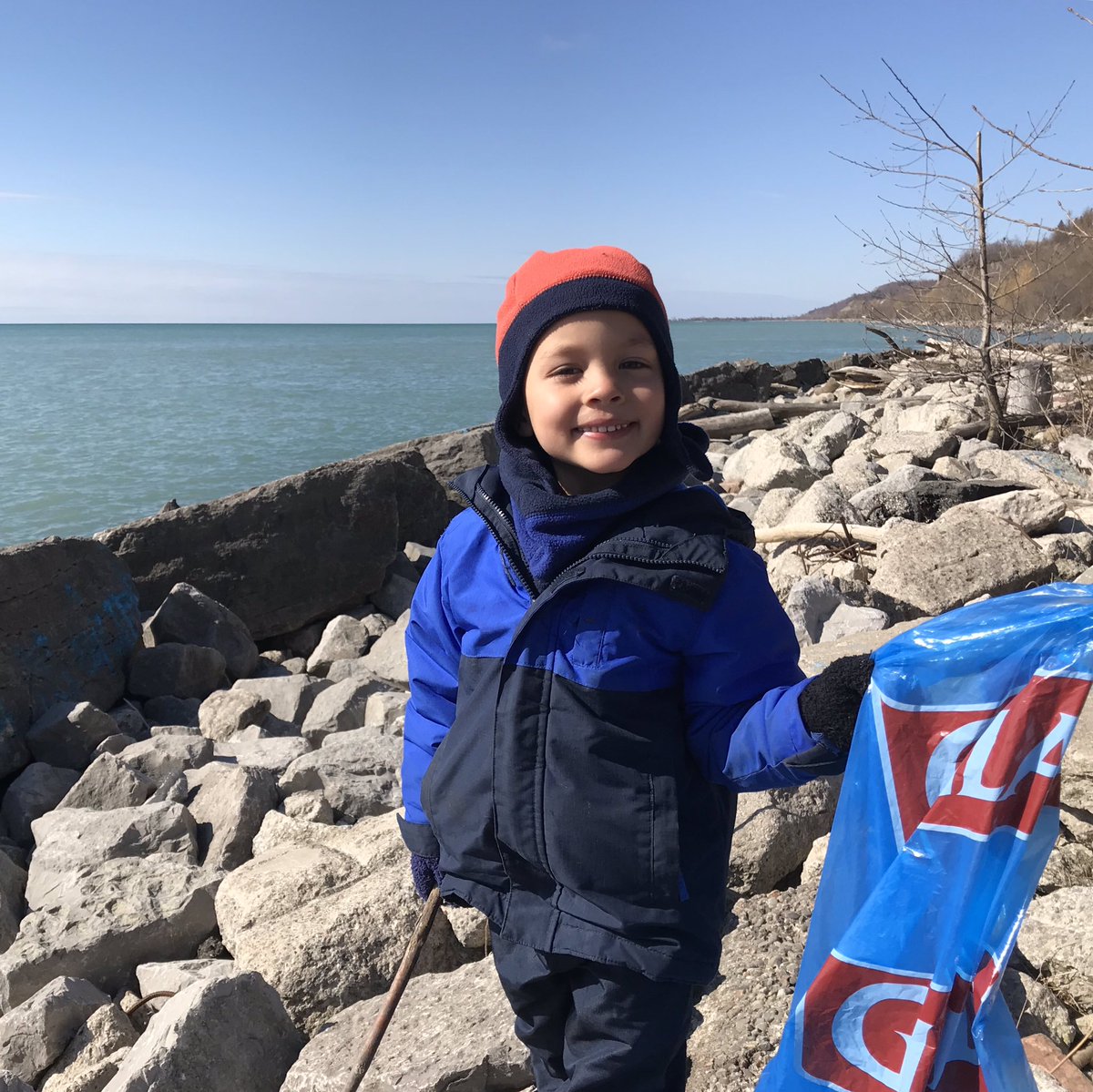 onlylucy's tweet photo. O wanted @MsChiuEdu to know we spent the morning doing the #guildwood #greatcanadianshorelinecleanup  @cleanshorelines #earthday #ecowarrior https://t.co/ZaX899yRqP