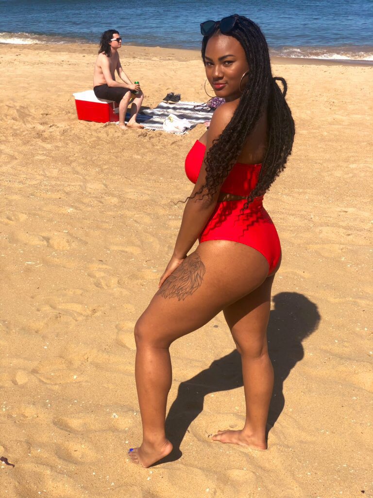 heyitzlanna's tweet photo. didn’t mean to snap this hard, sorry🤷🏾‍♀️❣️ https://t.co/7nObVuqfZP
