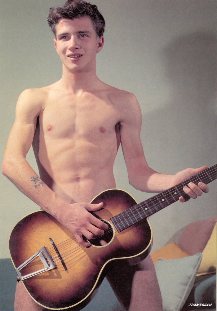 creatureblackl1's tweet photo. Tom Fuller [Photos by Champion Studio] New York, 1969 or perhaps earlier #tomfuller #championstudio #vintagemen #vintagegay #vintagephysique #nakedmen #nakedgay #gay https://t.co/P5CJzLQH9v