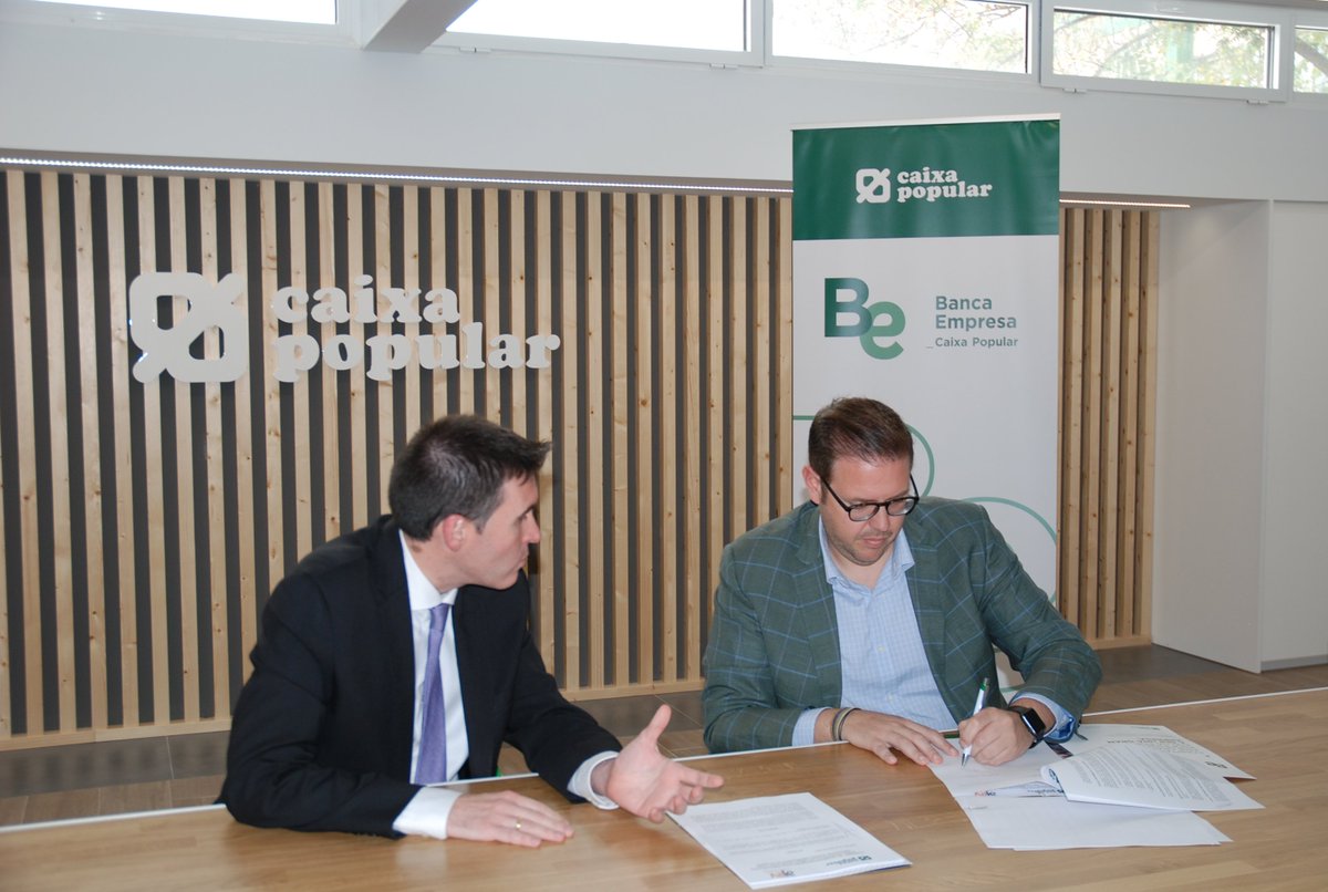 caixapopular's tweet photo. Incrementem la col·laboració amb @AJEValencia 🤝 A més de facilitar el finançament dels projectes empresarials, donem suport a “AJEV Woman”. Una iniciativa per a fomentar la igualtat real entre empresàries i empresaris joves. #CaixaPopularDóna https://t.co/Fv6OezTyMw