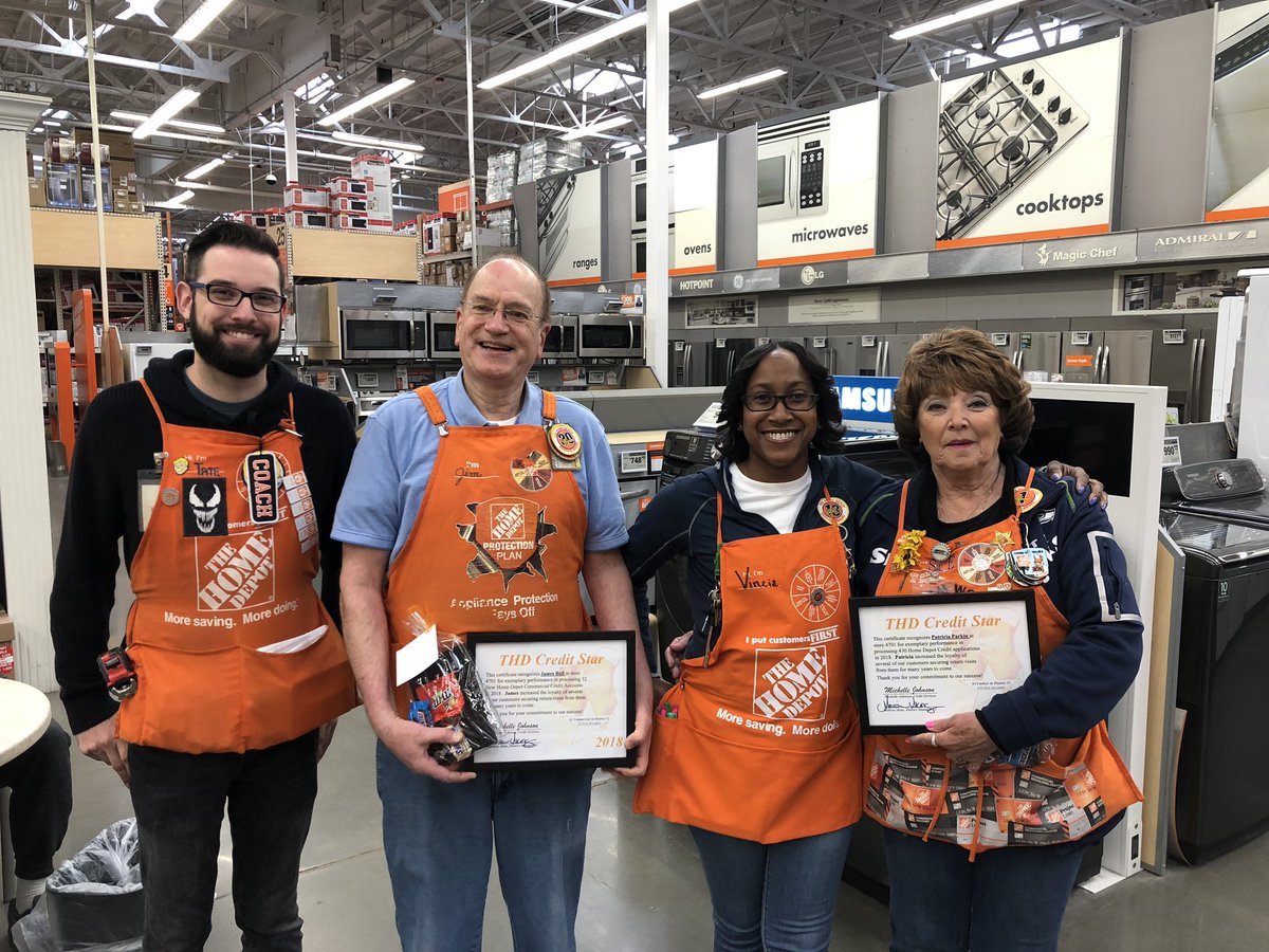 Ericcorrrea01's tweet photo. I can’t say enough great things about these two credit superstars! Jim with 32 commercial accounts and Sue with 430 consumer applications!!! That’s amazing stuff!!  @Chuck_Carolus #D52Elite💎#thd4701 https://t.co/6piYknWe7T