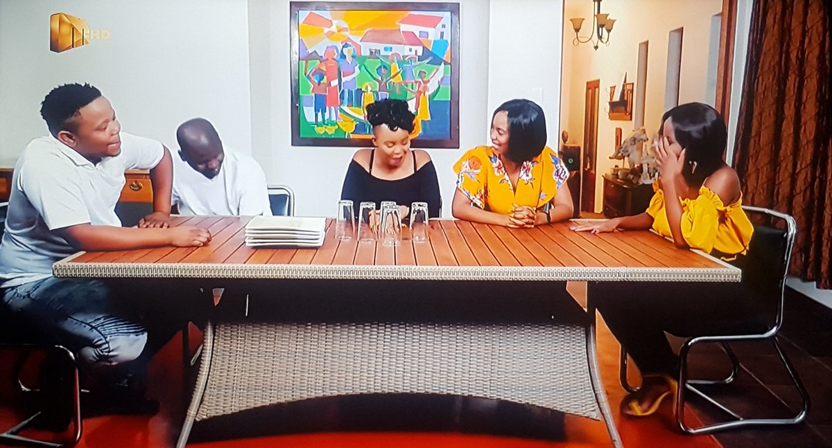 MMacDey's tweet photo. These ladies should probarbly know the Bachelor! #DJMT
#DateMyFamilly https://t.co/ZWKjRJNitG