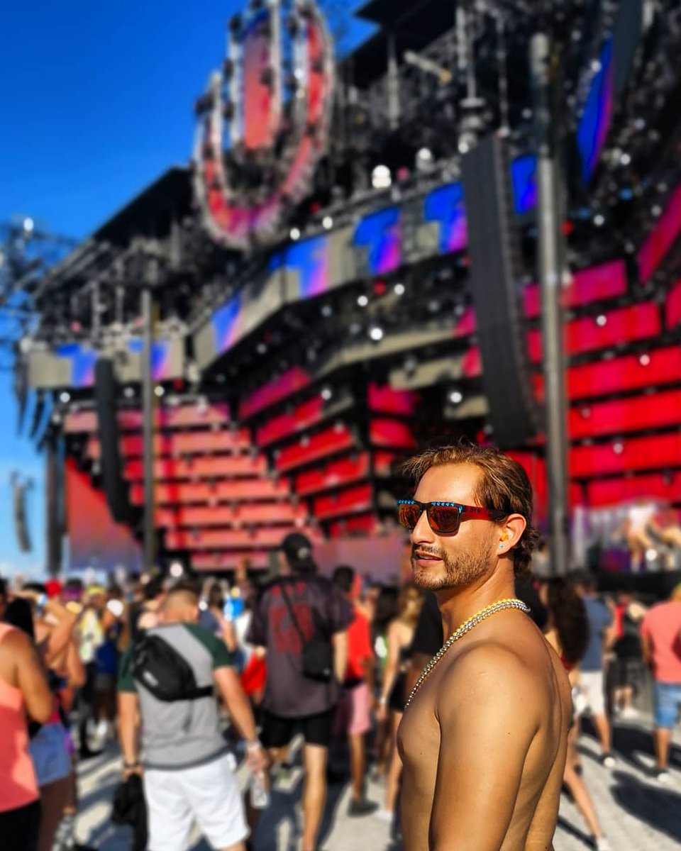 roy_drigo's tweet photo. 😎🎶🔊🌞Esto fue durante el tercer día de #ultramiami2019 #ultramiami #ultra #ultrafestival2019 #miami #ultramiamifestival #ultra2019 @ultra
#roy_drigo #Motivation #latino #sexy #men #muscle #instadaily #fit #handsome #goodvibes https://t.co/ccPSqGplFo
