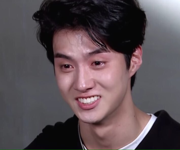 min9yush11's tweet photo. UNIVERSE:
"PLS CUBE LET ME SEE MY BABIES PLSS RELEASE A WORLD TOUR WE NEED TO SEE THEM FUCKING RIGHT NOW"

PENTAGON:
*RELEASED A WORLD TOUR PENTAGON PRISM CONCERT*

UNIVERSE:
i was joking men

#PENTAGON
#PRISMCONCERT https://t.co/H6RZF1MNx7