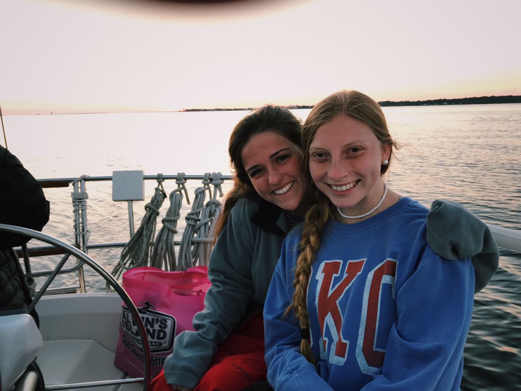 addisonstanton_'s tweet photo. Happy 17th Sun!! Thanks for being my bestie!! I love you! 😘💖🦄🎂🌈🥳 https://t.co/Q1WXY7C5is