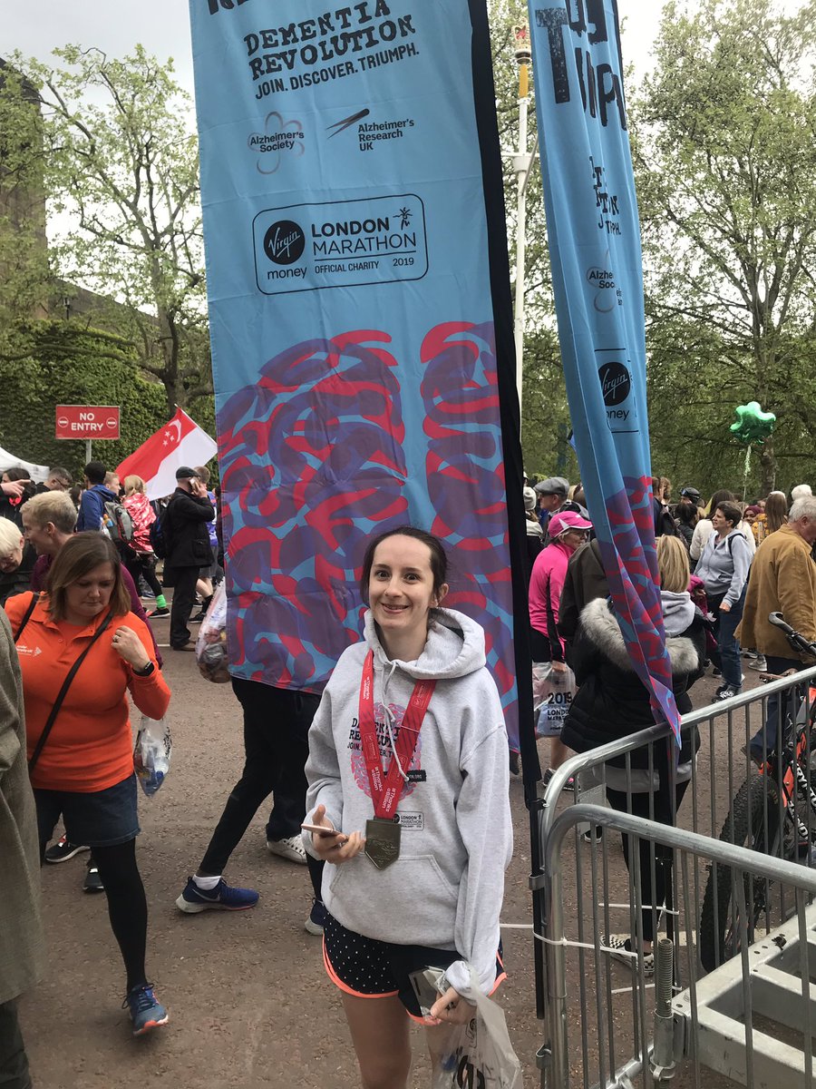 And she has gone and done it. 4.27hrs!! Brilliant time and she looks much better than some. Very proud of my wee fish face. @lynseyferguson6 #DementiaRevolution #LondonMaratho2019 #teamlynsey