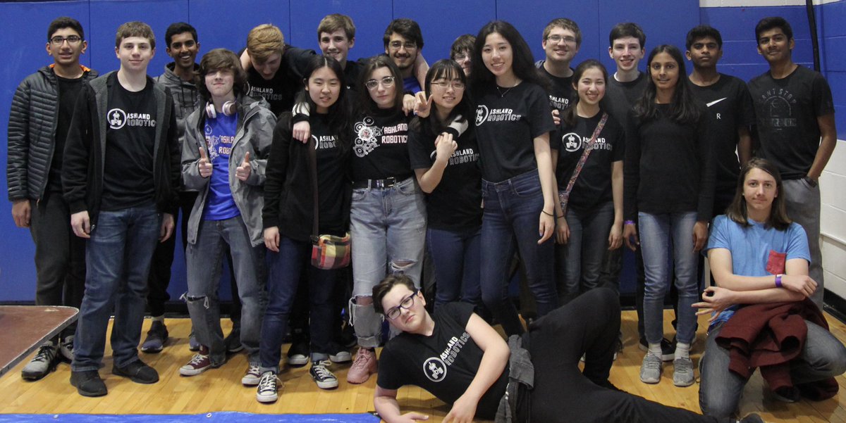 _AHSRobotics's tweet image. Here’s a picture of our club at the 2019 New England Botball Competition! 

#botball #2019botball #ashlandhighschool #AHSRobotics #robotics
