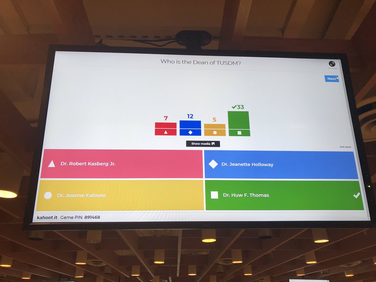 TUSDMadmissions's tweet image. #Predentalday trivia fun. #tuftsdental #predent #sundayfunday
