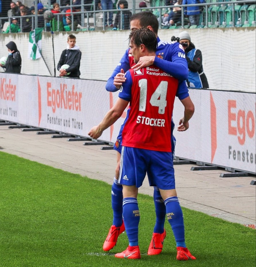 3 Tore, 3 Punkte - der nächste Sieg für uns 💪🏼🔴🔵 #VS14 #zämmestark <a href="/FCBasel1893/">FC Basel 1893</a>
