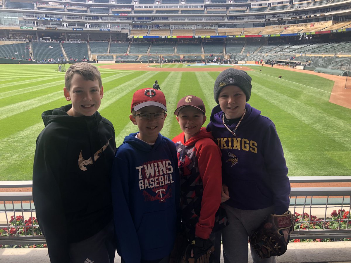 Dare game!  #twinspics