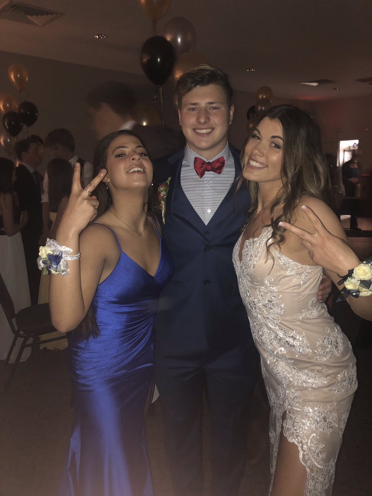 bridgettequinn's tweet photo. Happy birthday weirdo! @Gunner_Ott https://t.co/We4paGmWwZ