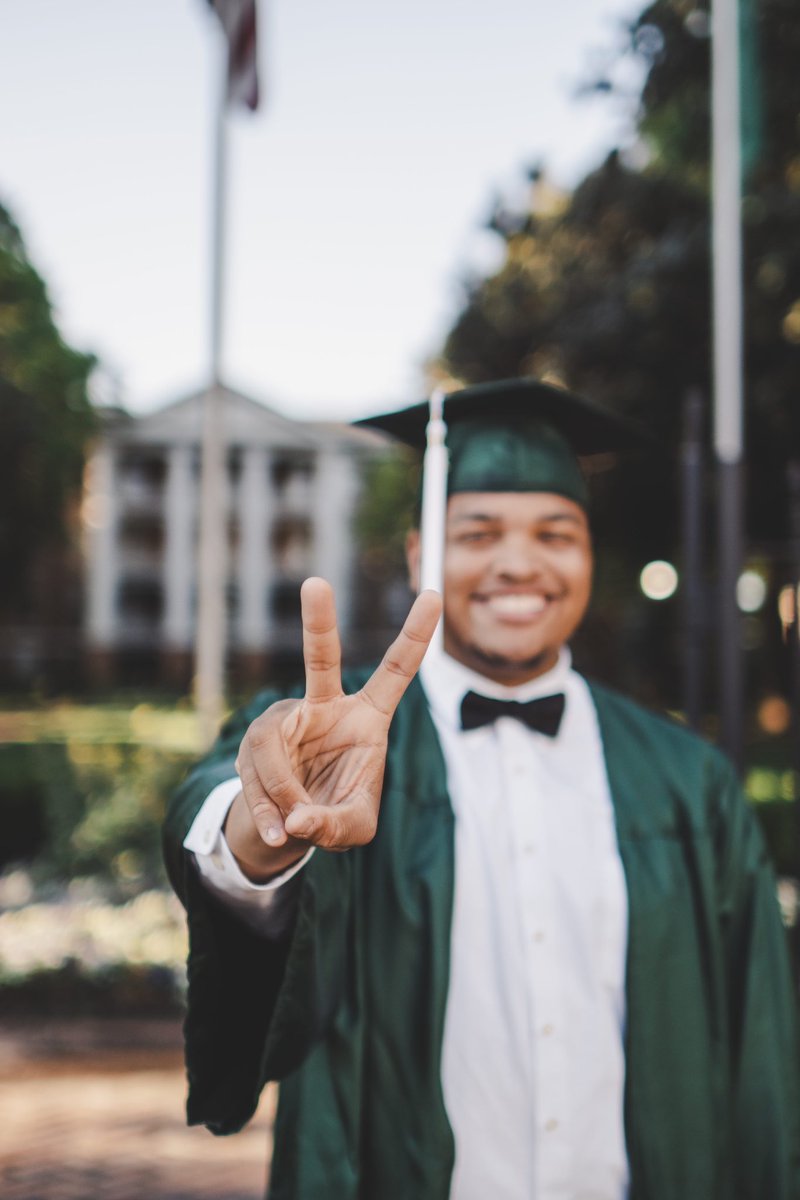 anthonywillll's tweet photo. Gods Plan // #GradSzn #2019grad #seenatpeace #wpu #peaceout https://t.co/7MTlHh1GGA
