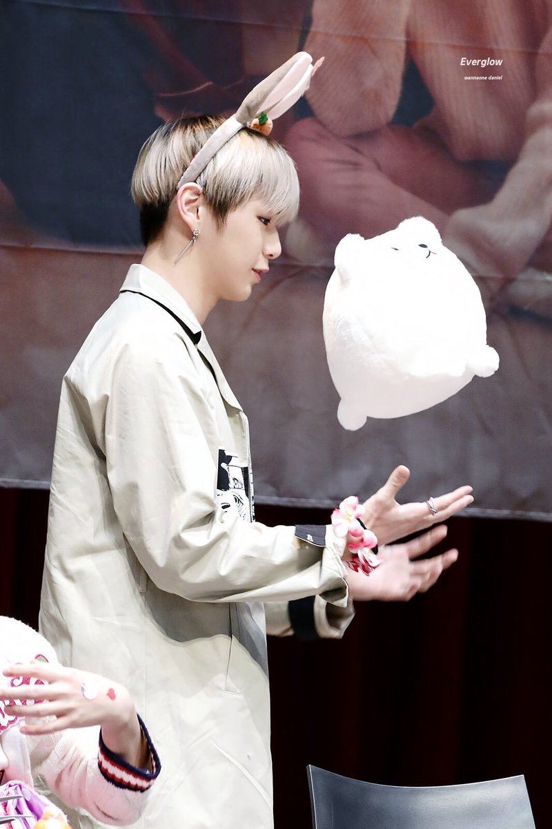 Minisunn's tweet image. เน่วอย่าทำน้อง เน่วลูก 55555555