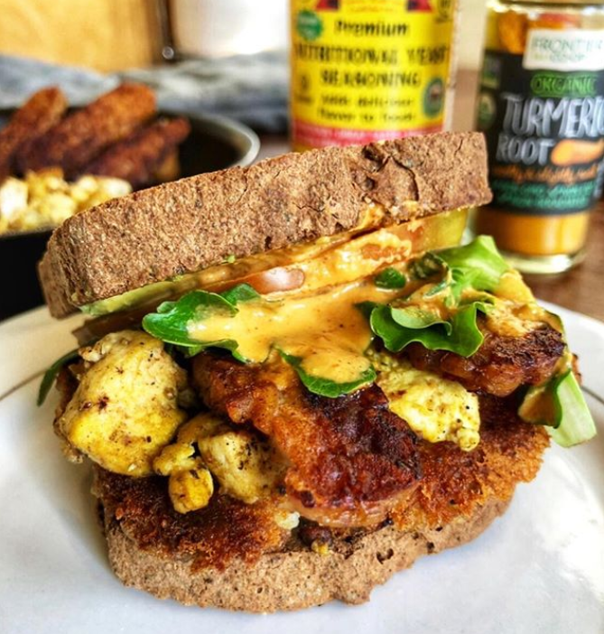 tempeafoods's tweet photo. How much more hungry can we get after looking at this dreamy sandwich?! We're truly unsure, all we're sure about is the fact that @charliethebrownieman has given us breakfast dreams for a lifetime!⁣
#Tempeh #Tempea #TempehMeals #tempehsandwich #veganbreakfast⁣ #veganprotein https://t.co/pWOfi3PgOF