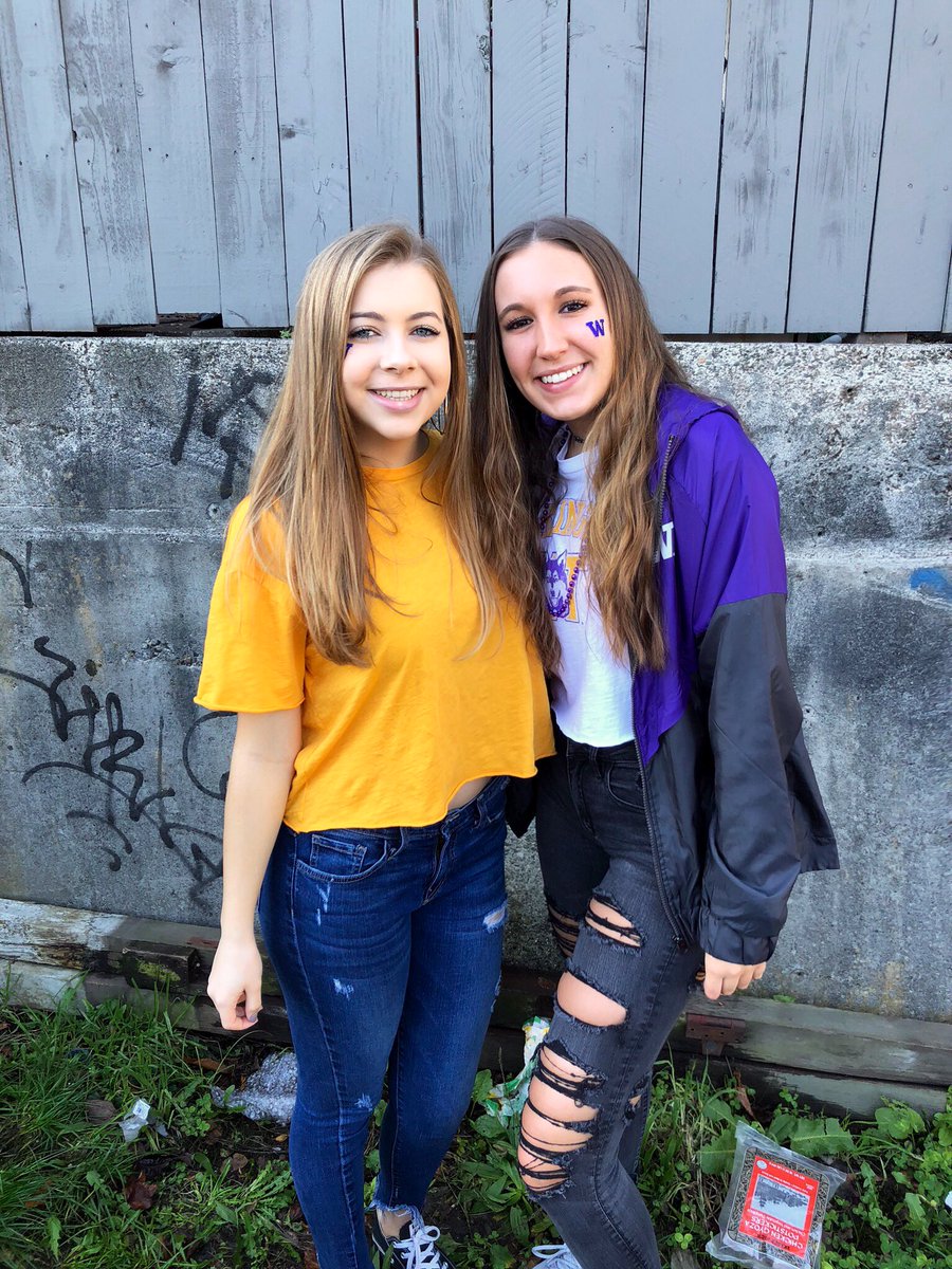 Kenna20_'s tweet photo. Happy bday Katelyn (a little late).. thanks for keeping me sane in Seattle🥰 hope you’re having the best weekend, ❤️ you! https://t.co/jiXIsGhMqP