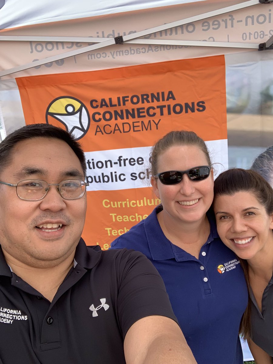JulieCCCalCA's tweet photo. Rockstar #teachers from @ConnectionsAcad look forward to seeing you today at #FresnoState #VintageDays!  #greatschools #onlineschools #CaliforniaConnectionsAcademy #GreatTeachers #FunInFresno https://t.co/DBoVzwAsst