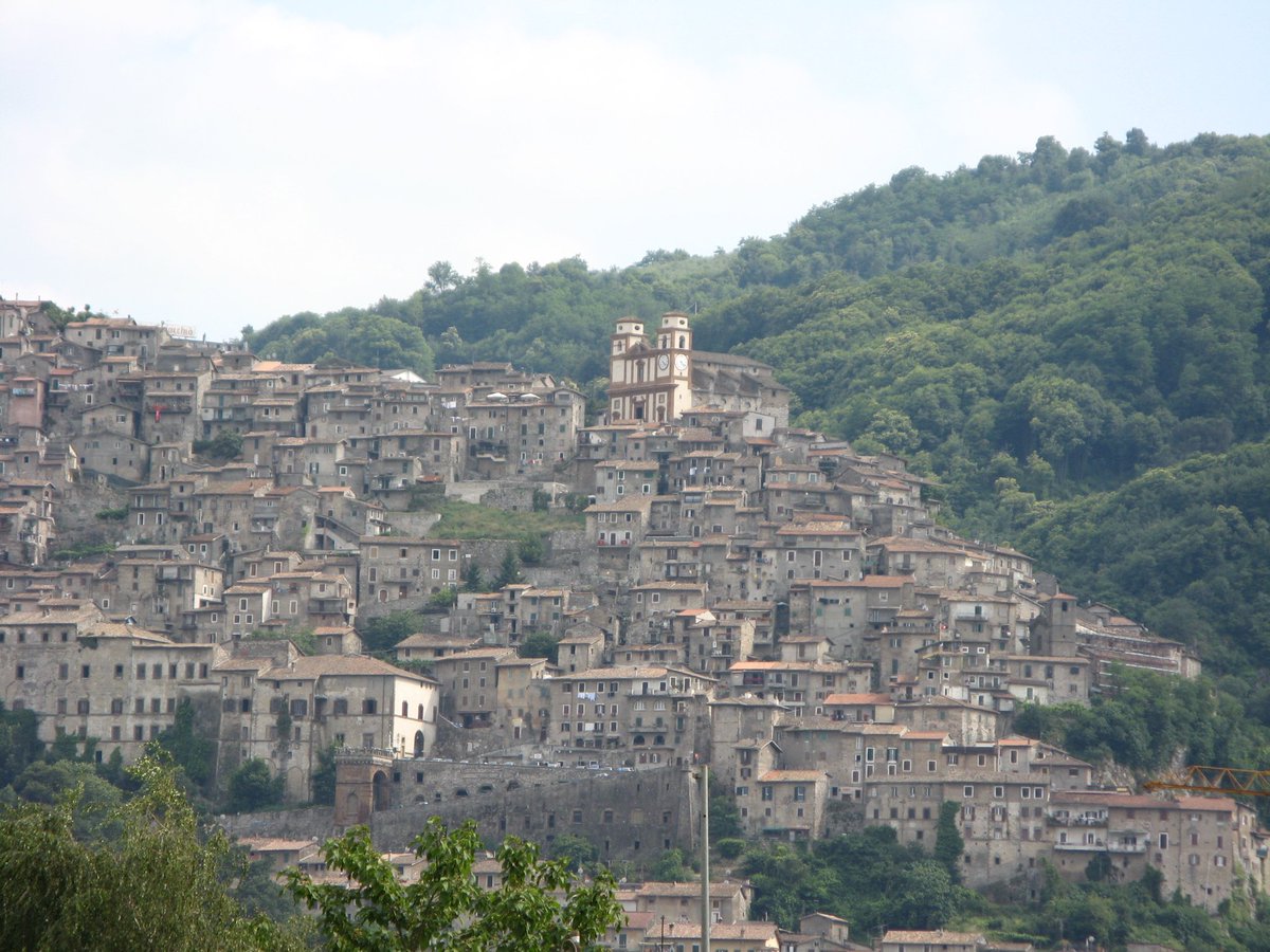 biourbanism's tweet photo. One cannot design urban and human solutions in a nonplace made of concrete and besieged by cars.

Biourbanism: Designing a Home of Language - Artena, Italy, July 13–20, 2019

 https://t.co/QQw1wWUSFX https://t.co/TJLJcpmNbJ